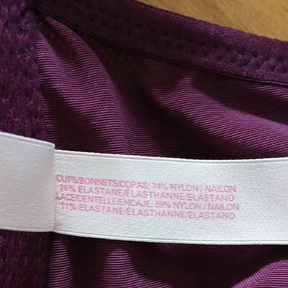 Victoria's Secret Purple Underwire Bra Smooth Molded Cups - Picture 7 of 8